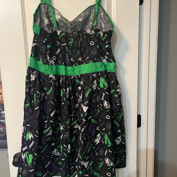 Hot Topic Universal Monsters Vintage Retro Green Dress - Picture 3 of 5